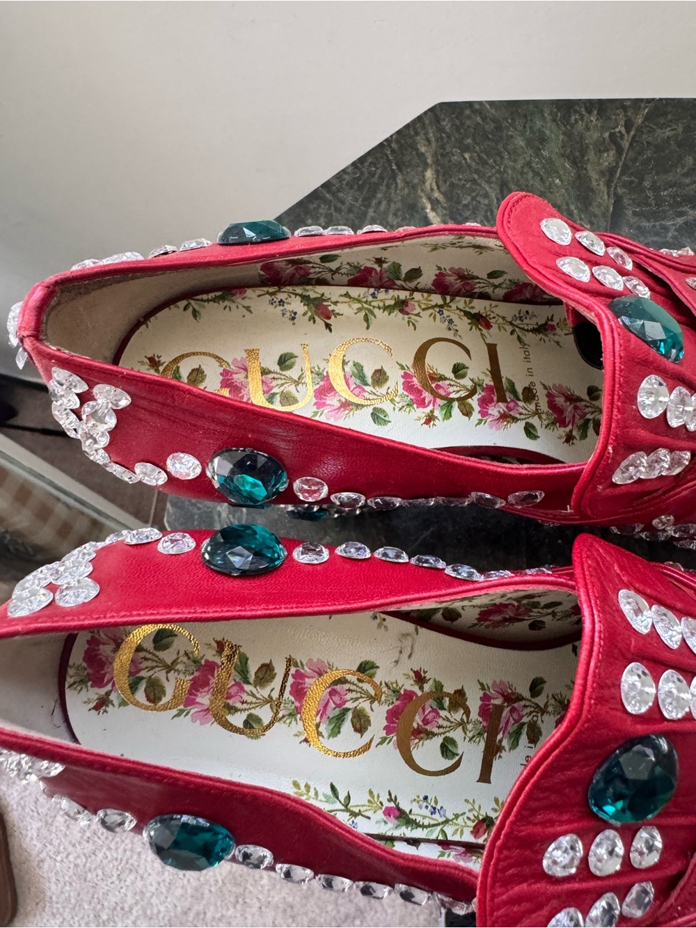 Gucci Red Platform shoes with Emerald Accents - Picture 5 of 8